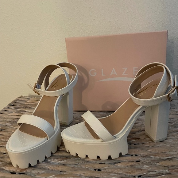 Glaze Strappy Platform Heels - Picture 4 of 7